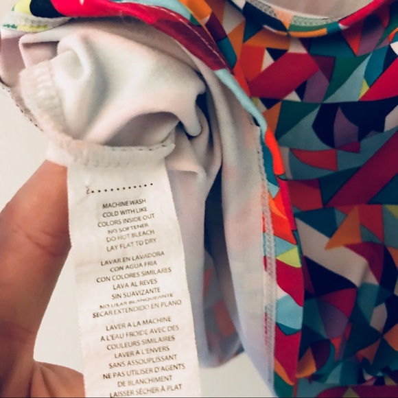 Fabletics cross-back athletic tank in geo multi XS - Picture 5 of 5